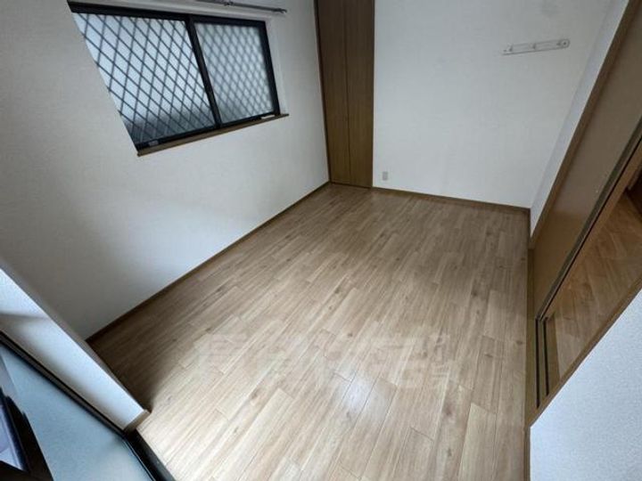 ロイヤル清水3の居間