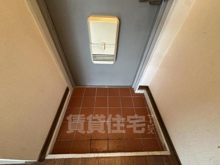 アール・アイ緑町の玄関
