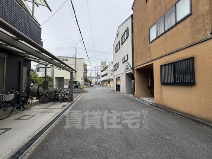アール・アイ緑町の周辺