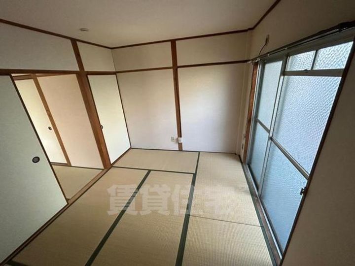 大阪府豊中市長興寺南4丁目の賃貸マンションの内装