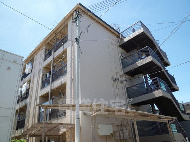 大阪府豊中市長興寺南4丁目の賃貸マンションの外観