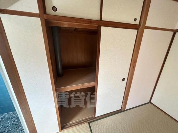 大阪府豊中市長興寺南4丁目の賃貸マンションの内装