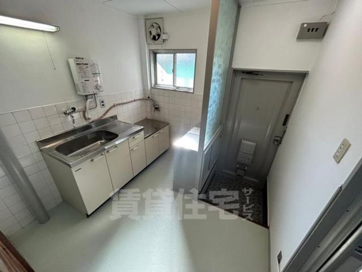 大阪府豊中市長興寺南4丁目の賃貸マンションの居間