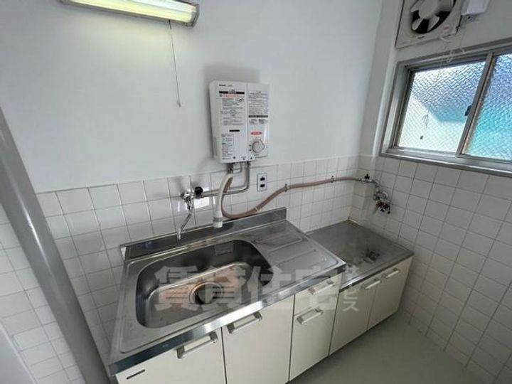 大阪府豊中市長興寺南4丁目の賃貸マンションのキッチン