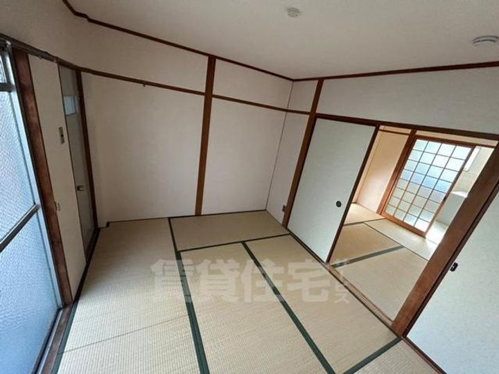 大阪府豊中市長興寺南4丁目の賃貸マンションの寝室