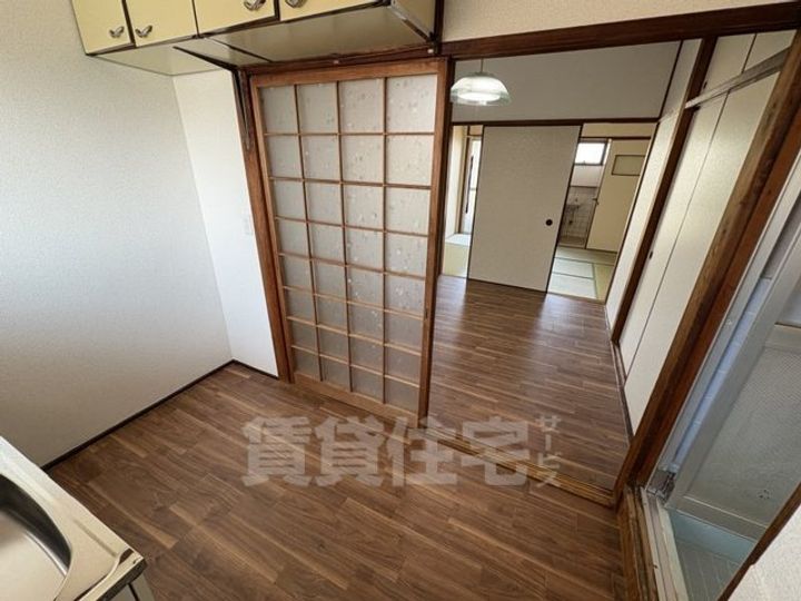 明和マンションの居間