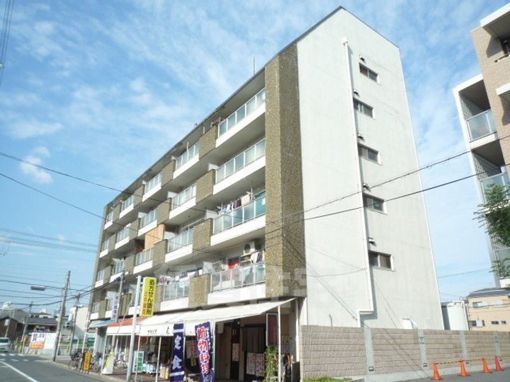 住吉グリーンビルの外観