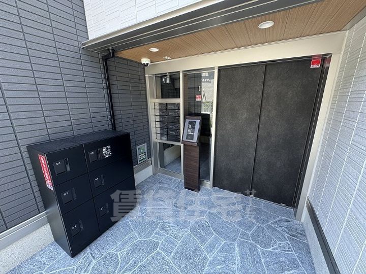 カリーノディモーラの玄関