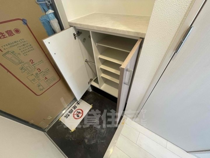 セオリー神戸ウエストゲートの内装