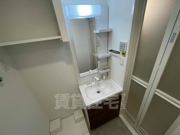 セオリー神戸ウエストゲートの内装