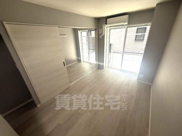 大阪府東大阪市神田町の賃貸マンションの居間