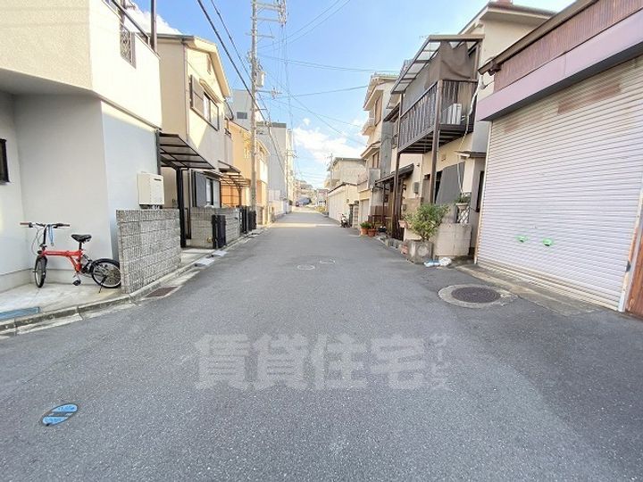 フルブルームの周辺