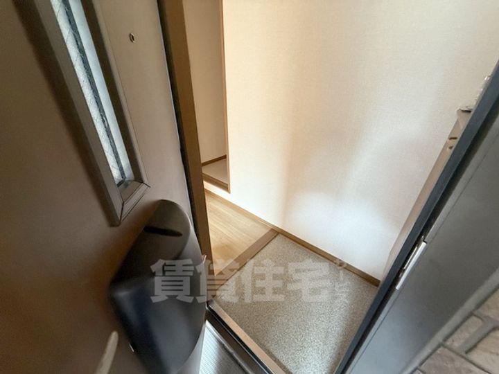 セジュール八尾南の玄関