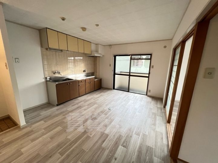 大阪府堺市東区日置荘北町2丁の賃貸マンションの居間