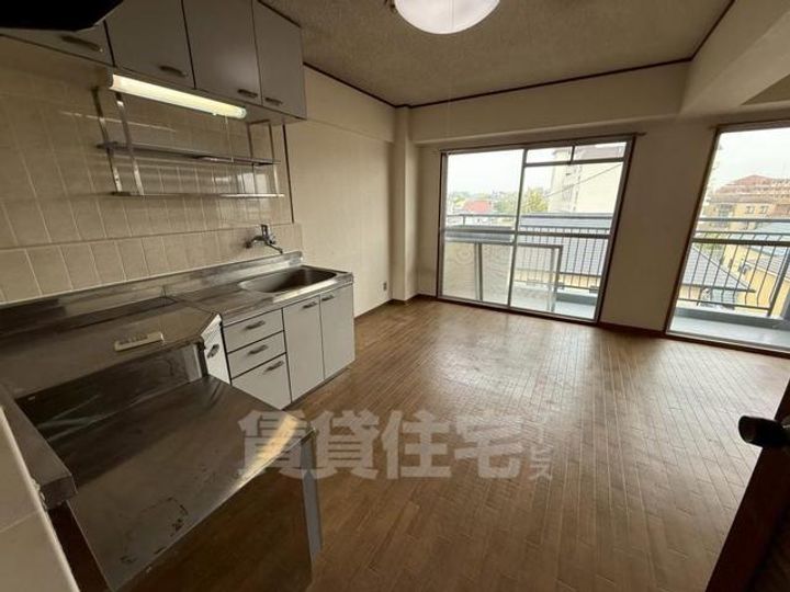 大阪府豊中市北桜塚4丁目の賃貸マンションの内装