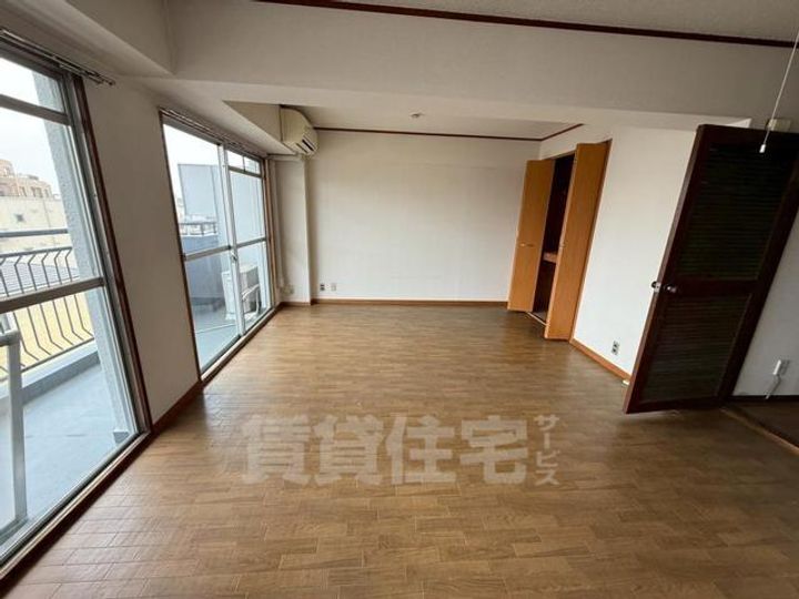 大阪府豊中市北桜塚4丁目の賃貸マンションの内装