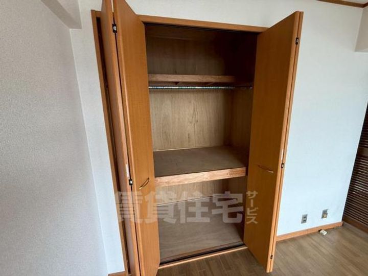 大阪府豊中市北桜塚4丁目の賃貸マンションの内装
