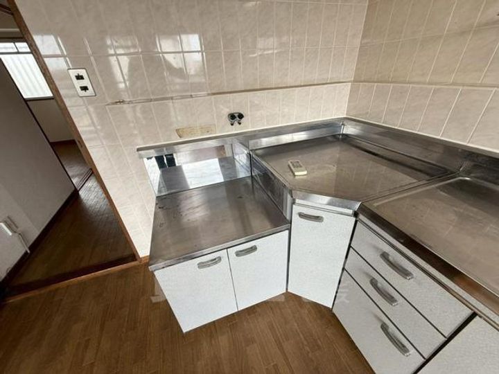 大阪府豊中市北桜塚4丁目の賃貸マンションのキッチン