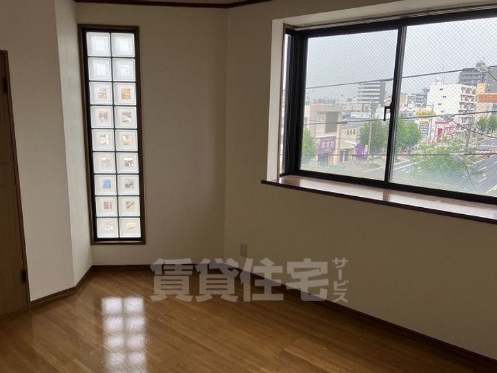 愛知県名古屋市瑞穂区妙音通3丁目の賃貸マンションの寝室