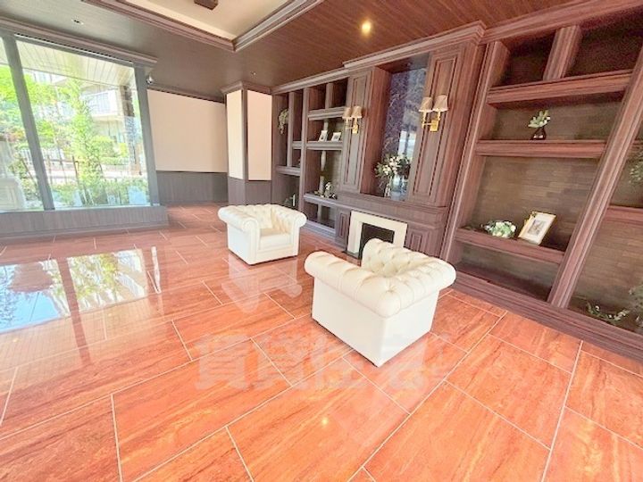 プレジオ三国EUROの玄関