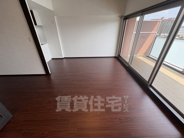 プレジオ三国EUROの居間