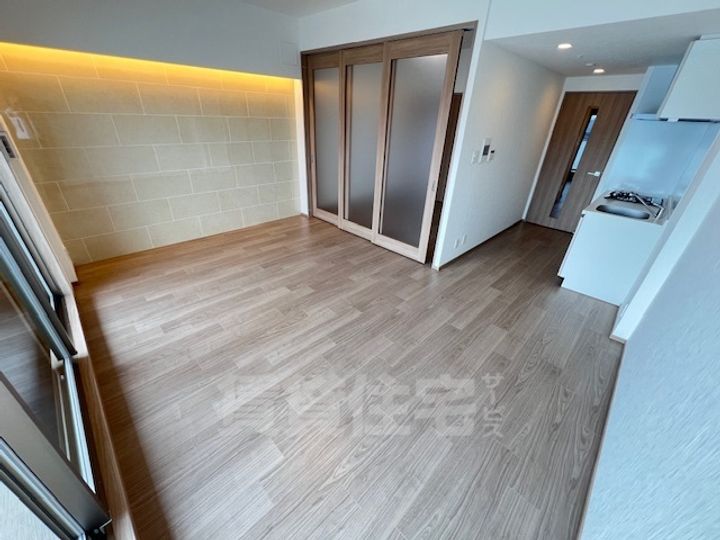 プレジオ三国EUROの居間