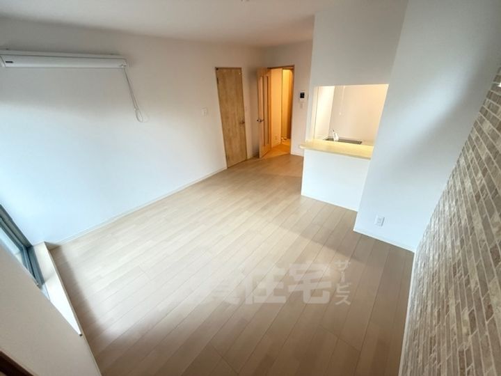 大阪府大阪狭山市池尻中1丁目の賃貸アパートの居間