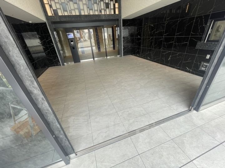 エスリード神戸ラ・コスタの玄関