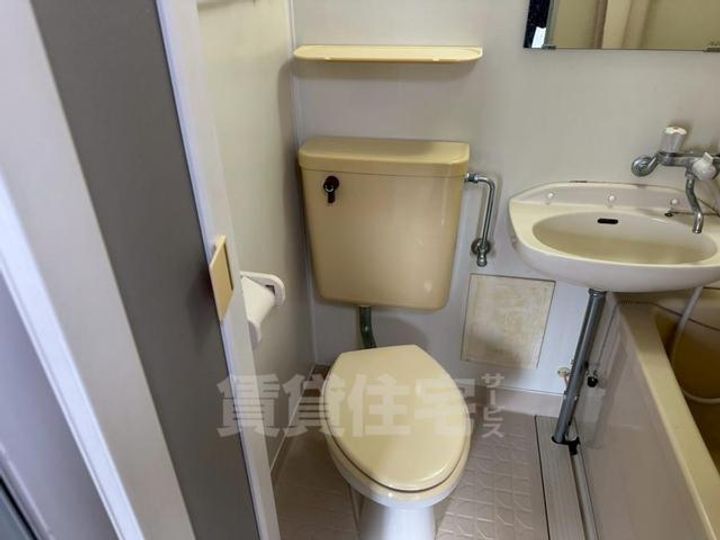 大阪府豊中市螢池東町4丁目の賃貸マンションの内装