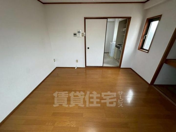 大阪府豊中市螢池東町4丁目の賃貸マンションの居間