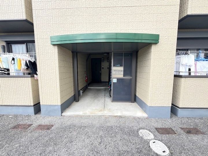 グランメールパート1の玄関