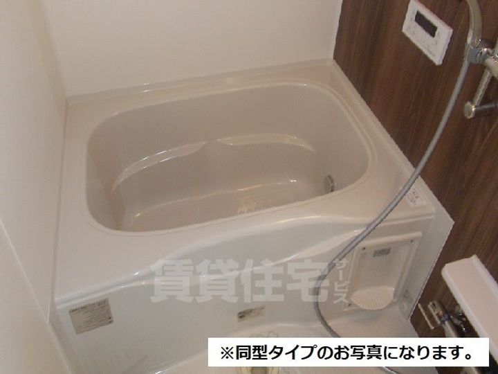 ラ・フュンフの風呂