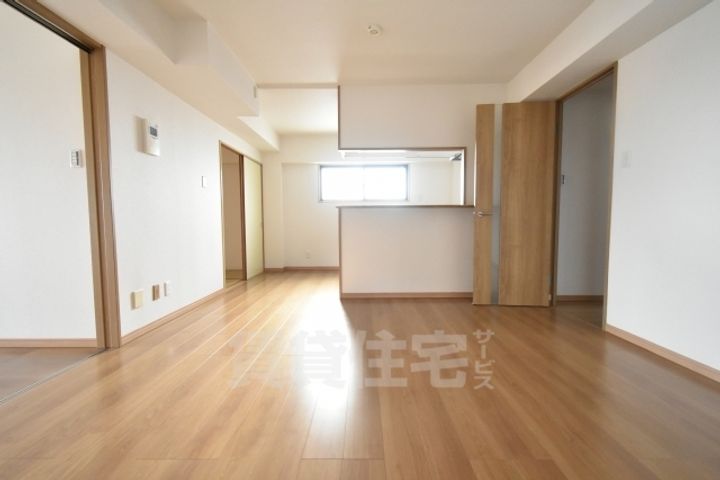 グリーンガーデン羽衣401の居間