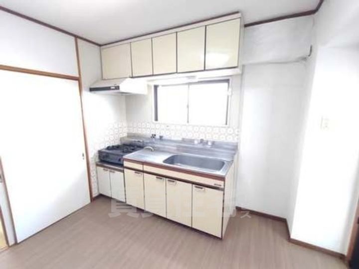 大阪府摂津市千里丘東4丁目の賃貸マンションのキッチン