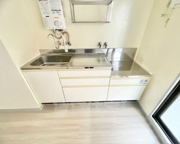 大阪府摂津市学園町2丁目の賃貸マンションのキッチン