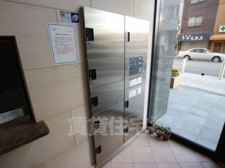 サムティ大阪WESTグランジールの玄関