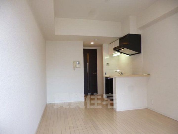 サムティ大阪WESTグランジールの居間