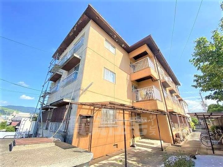 NCハイツの玄関