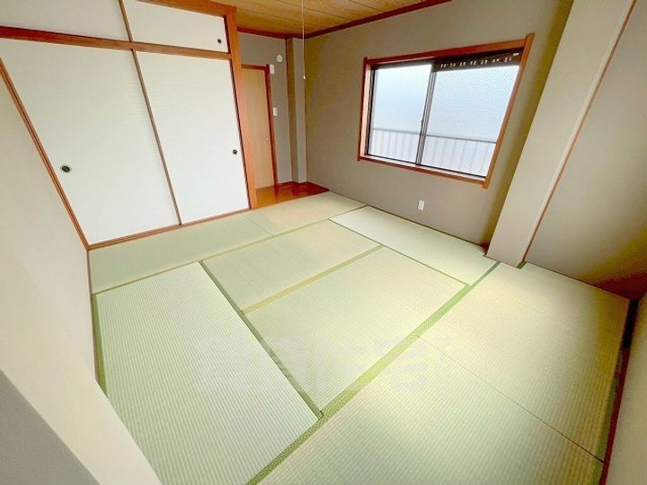 山﨑ビル住居の内装