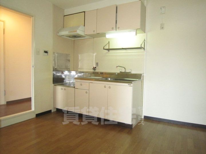 大阪府和泉市唐国町2丁目の賃貸マンションの居間