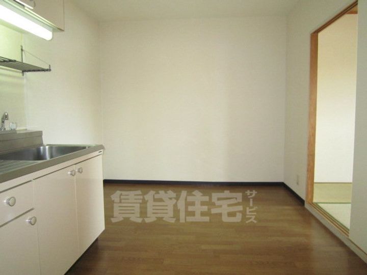 大阪府和泉市唐国町2丁目の賃貸マンションの居間