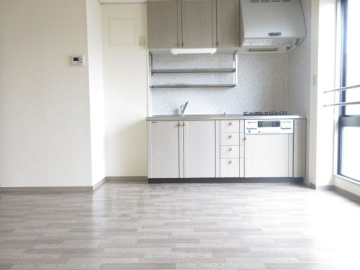 大阪府高石市加茂4丁目の賃貸マンションの居間