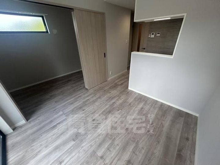 Gracias Court豊野町の居間