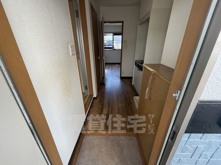 CASA-NFの玄関