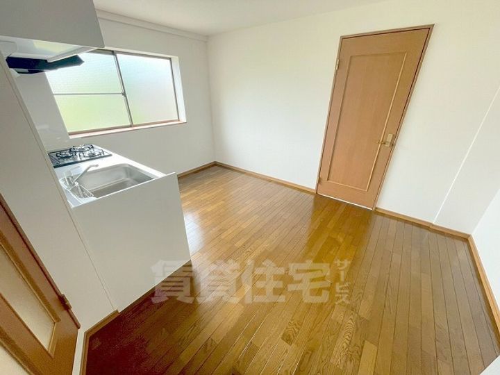 大阪府八尾市東山本町6丁目の賃貸アパートの居間