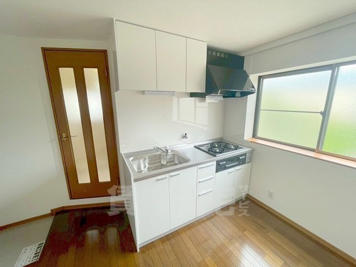 大阪府八尾市東山本町6丁目の賃貸アパートのキッチン