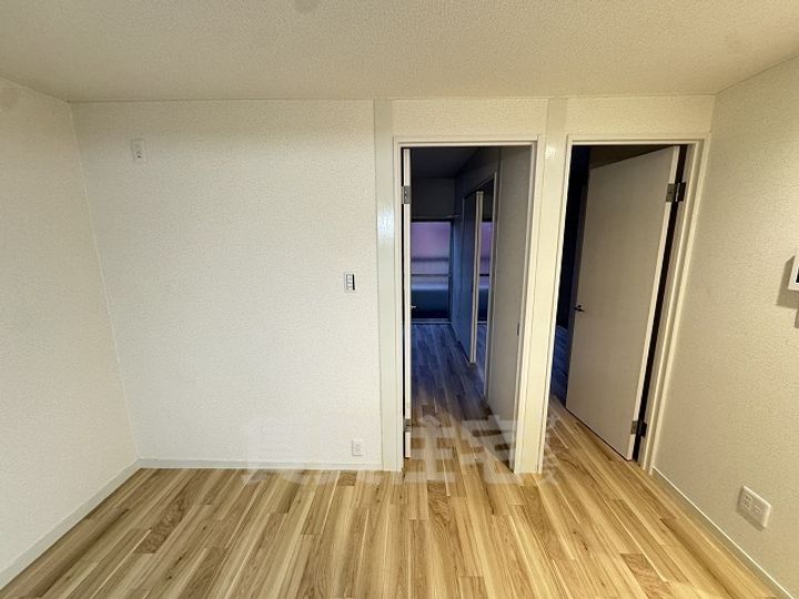 明和マンションの居間