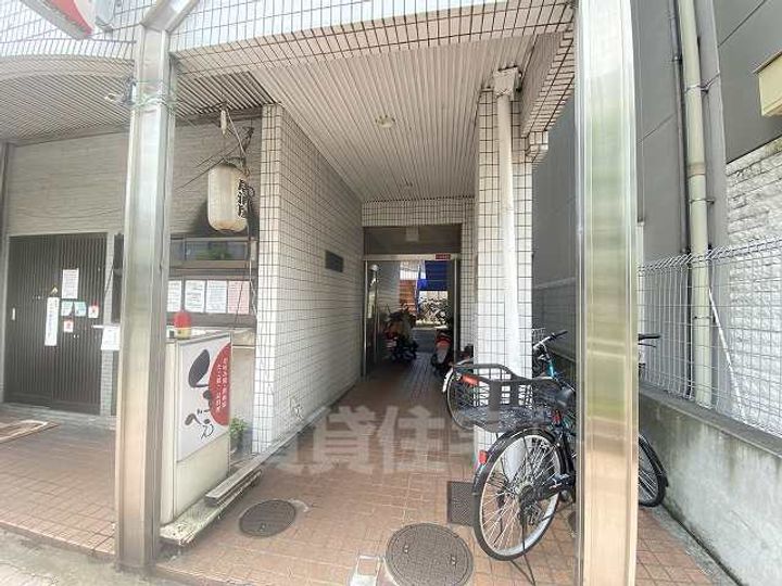 エクセレント河の玄関