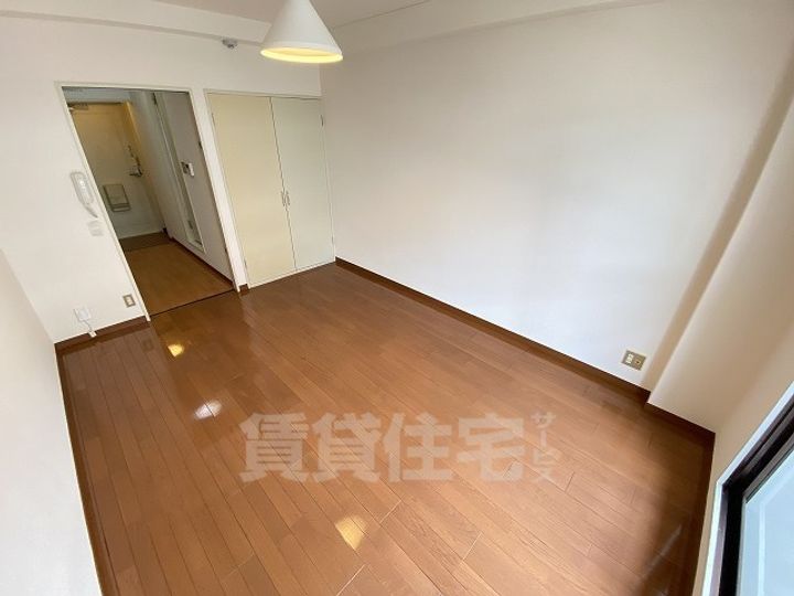 エクセレント河の居間