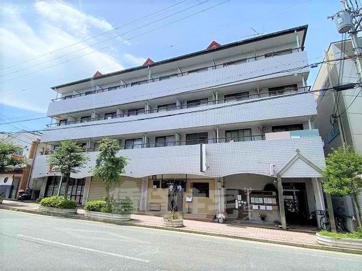 エクセレント河の外観